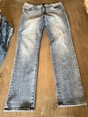 Kut from the Kloth Catherine Boyfriend KP494 gray wash  Size 12 Stretch